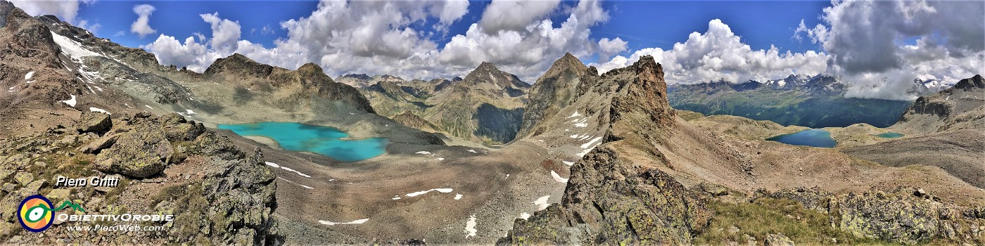 48 Super panoramica, a sx Lei Lagrev (2719 m), a dx Lei da la Tscheppa (2617 m).jpg